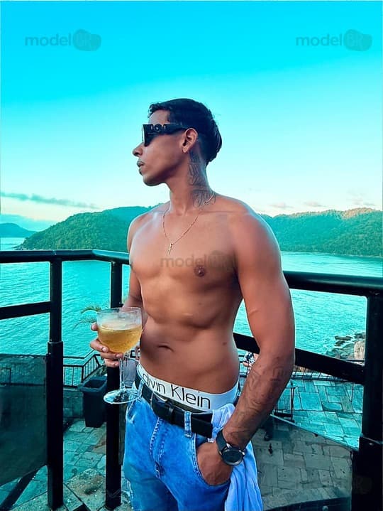 GAROTO DE ALTO PADRÃO