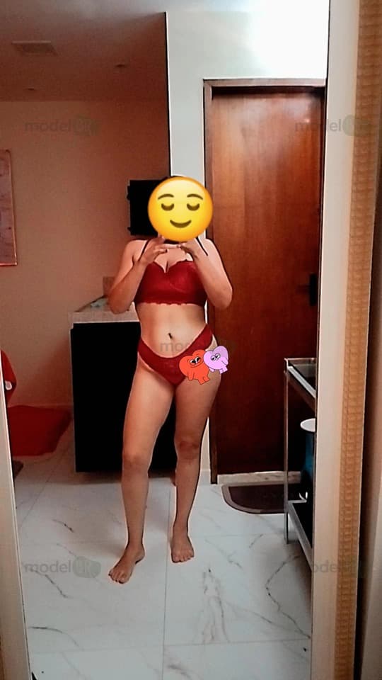 Izabela, sua massoterapeuta experiente com finalização feliz