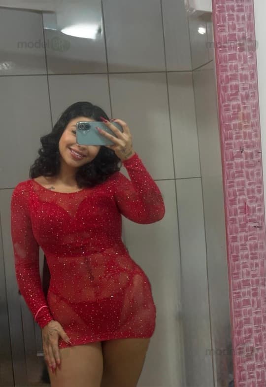 Sou estilo namoradinha bem safadinha!
